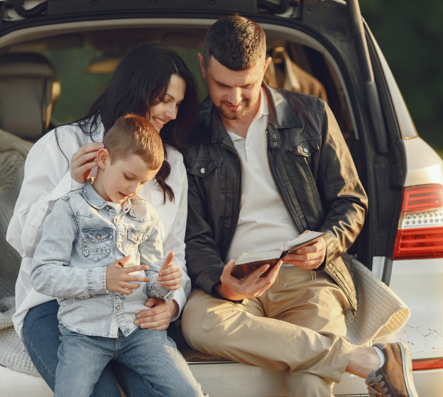 Familia haciendo uso del servicio de turismo Caliconfort